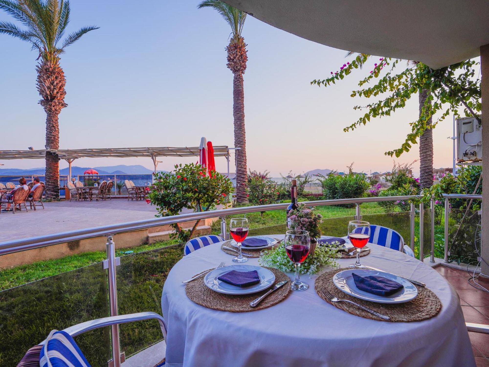 Sunset Beach Resort Aqua Lettings Фетие Екстериор снимка